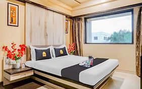 Hotel Krone Plaza Near Igi Airport